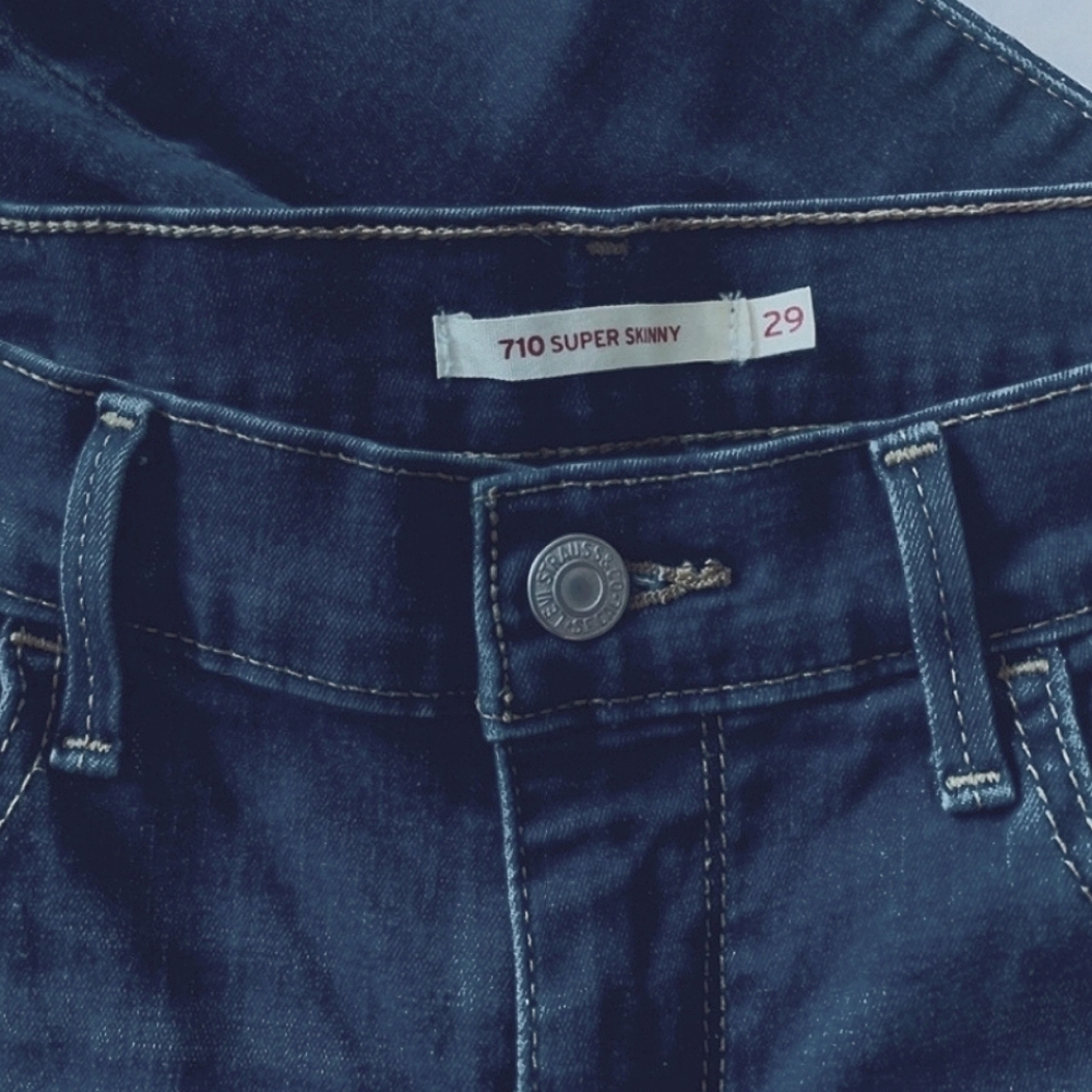 Levi's 710 Super Skinny Jeans